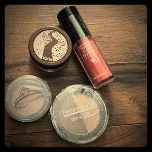 4 piece New make up set